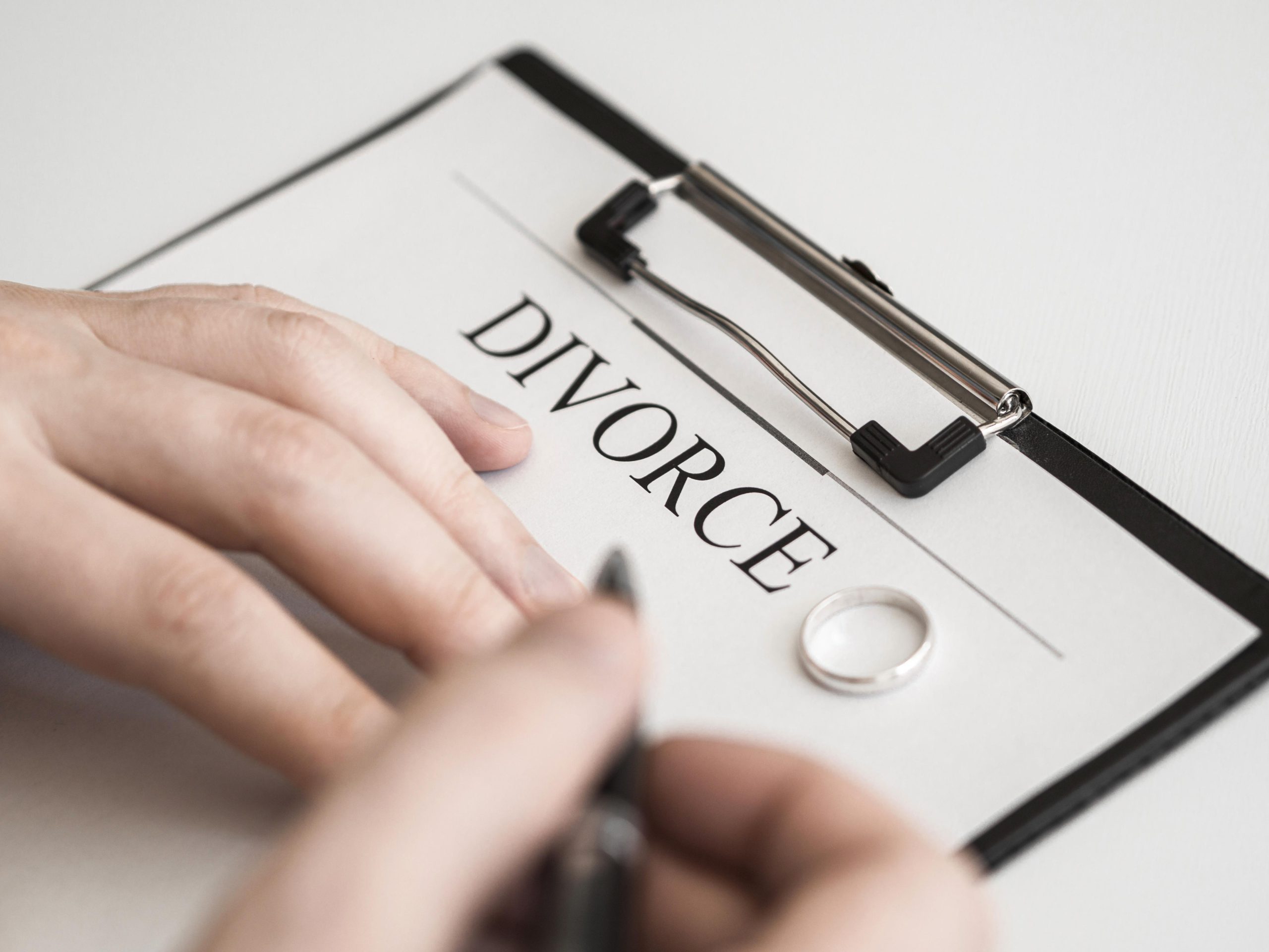 شرایط تعویض شناسنامه پس از طلاق